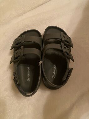 Kids' dark gray/ black Double-Buckle Slide Sandals